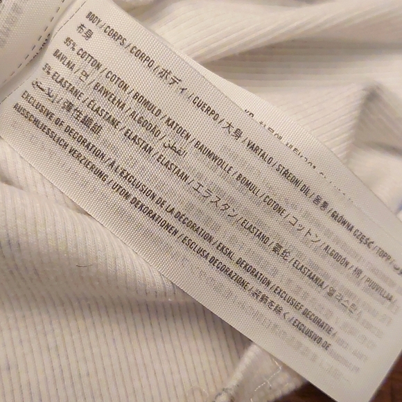 Hollister Floral Baby Tee - Picture 10 of 10